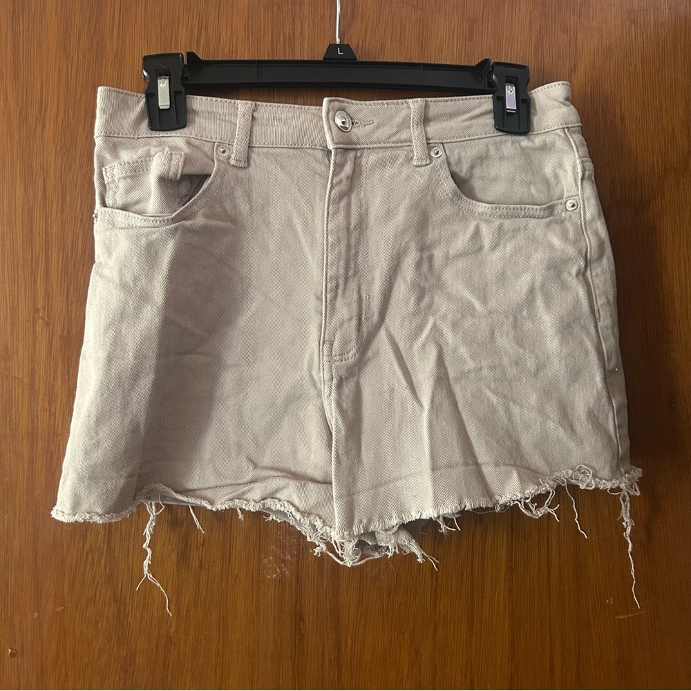 H&M Cream Frayed Hem Jean Shorts